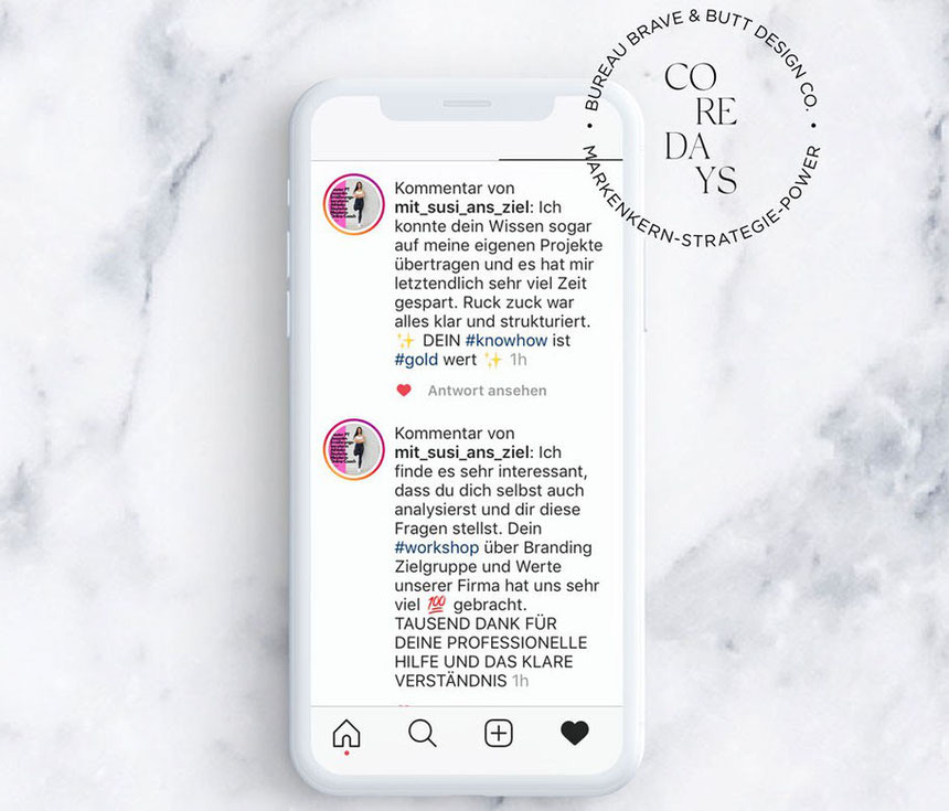Jedes Branding-Projekt durchläuft hier im Studio vier Phasen: 1. Brand-Strategie ✔️ 2. Identity Design ✔️ 3. Umsetzung ✔️ 4. Beratung und Support ✔️ Die Brand-Strategie beginnt mit einem tiefen Eintauchen in deinen Markenkern.