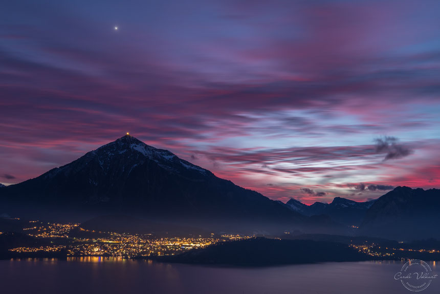 Niesen, Thunersee, Thun, Abendrot, Sonnenuntergang, Berge, Alpen, Schweizer Alpen, Spiez, Sigriswil