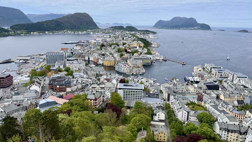 Blick vom Aksla auf Alesund