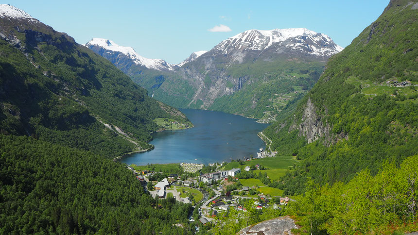 Geiranger dieses Mal bei schönem Wetter