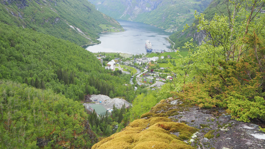 Geiranger mit dem Kreuzfahrtschiff