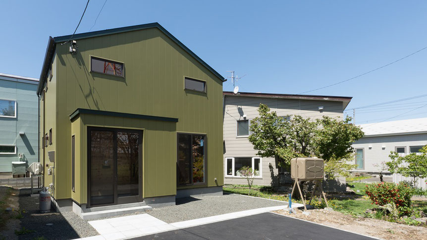 注文住宅の設計施工は、札幌市北区新川・南区石山の工務店いざなみ宅建へお任せください。