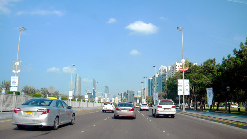 Fahrt durch Abi Dhabi