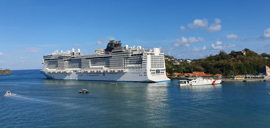 Blick auf den neuen St. Lucia Cruise Ship Terminal