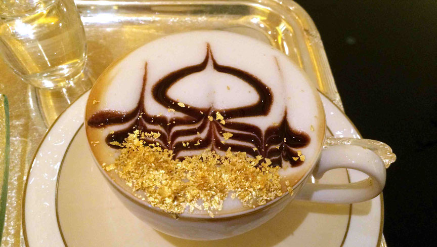 Cappuccino mit Goldstaub