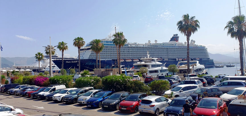 Kreuzfahrtschiffe im Ajaccio Cruise Terminal
