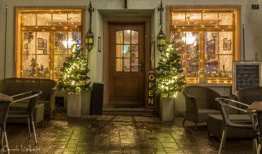 Weihnachtsbeleuchtung am Restaurant Gambrinus in Rheinfelden