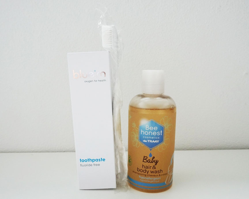 Jouwbox-toothpaste-baby-hair-en-bodywash