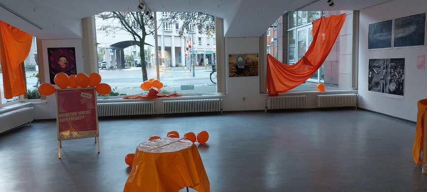 GEDOK-Galerie zum Start der Orange Days, Foto: Ursula Zetzmann