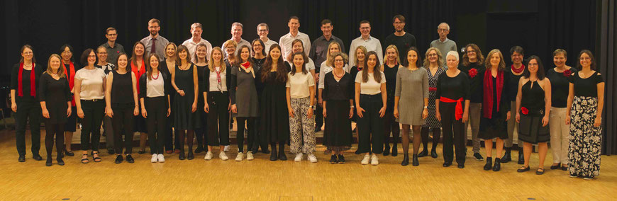 Die Local Vocals vor ihrem Auftritt beim Jahreskonzert 2024 im Bürgerhaus Möhringen, Foto: Thomas Santamaria (MeinMöhringen) 