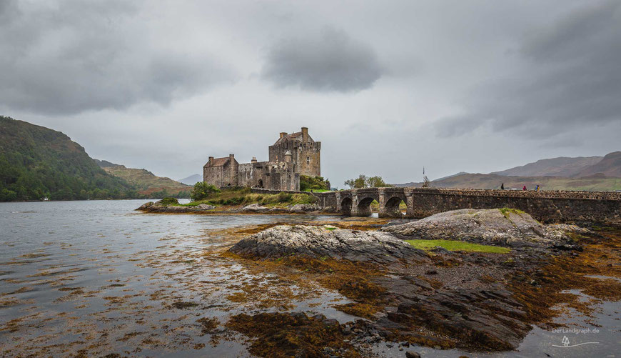 Eilean Donan Castle am Loch Duich in der Nähe von Dornie, Architekturfotografie, Burgen und Schlösser, Burgen, Burgen Schottland, Burgen und Schlösser in Schottland, Burgen Schottland, Schlösser Schottland, Burgen und Schlösser in Schottland