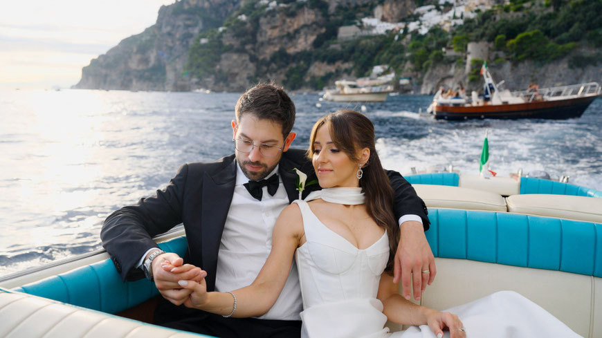 a boat ride along the Amalfi Coast opn the wedding day