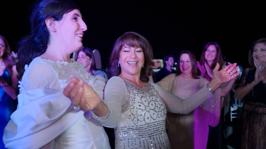 Jewish wedding ceremony at Villa Borromeo, captured in an emotional wedding video
