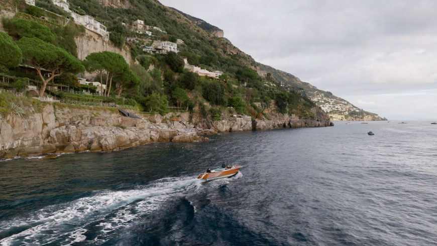 a boat ride along the Amalfi Coast opn the wedding day Drone shot