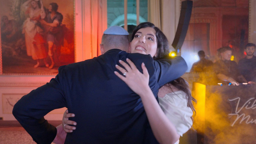 Jewish wedding ceremony at Villa Borromeo, captured in an emotional wedding video