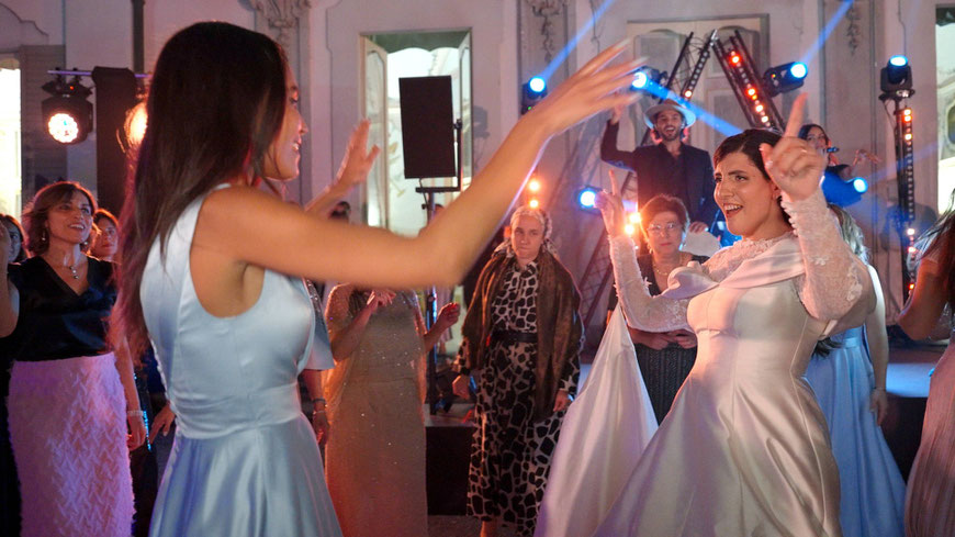 Jewish wedding ceremony at Villa Borromeo, captured in an emotional wedding video