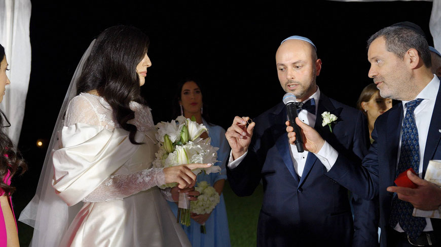 Jewish wedding ceremony at Villa Borromeo, captured in an emotional wedding video