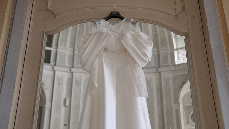 Jewish wedding ceremony at Villa Borromeo, captured in an emotional wedding video