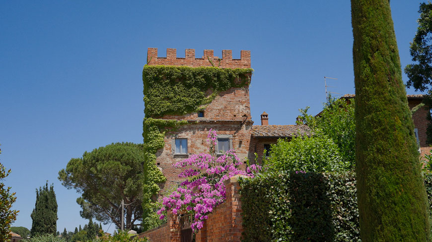 destination wedding in Tuscany at Borgo Tre Rose in Montepulciano. The wedding day