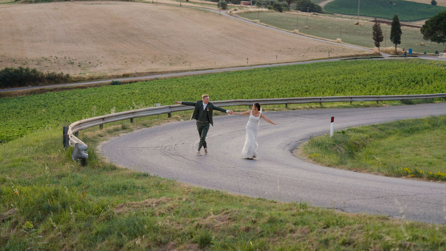 destination wedding in Tuscany at Borgo Tre Rose in Montepulciano. Couple Session