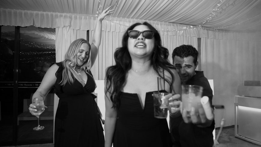 destination wedding in Umbria at Villa Baroncino a venue on Trasimeno lake. Wedding dance party