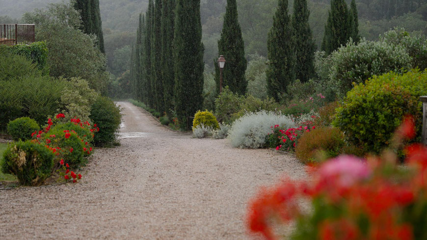 destination wedding in Umbria at Villa Baroncino a venue on Trasimeno lake. Drone shot