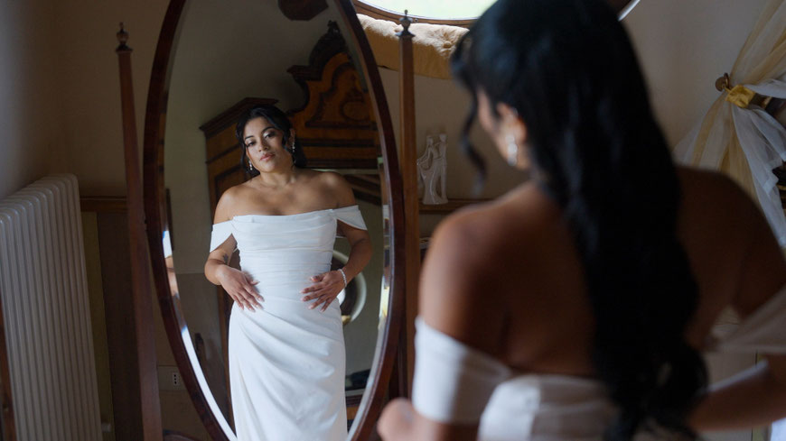 destination wedding in Umbria at Villa Baroncino a venue on Trasimeno lake. Bride getting ready