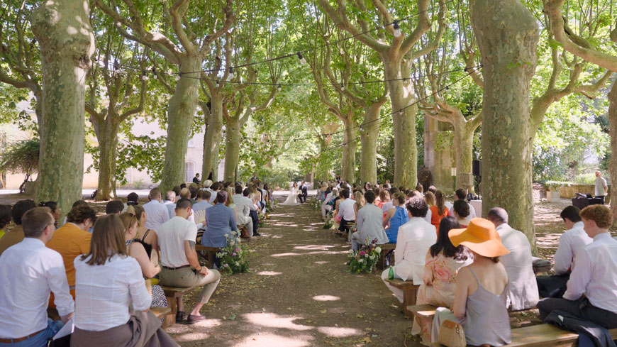 Wedding ceremony in the woodland area of Château de Villele