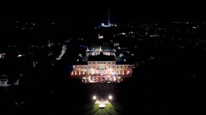 Jewish wedding ceremony at Villa Borromeo, captured in an emotional wedding video