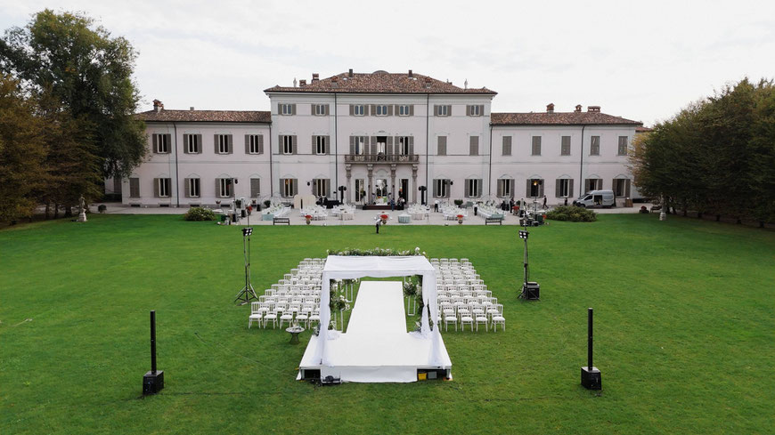 Jewish wedding ceremony at Villa Borromeo, captured in an emotional wedding video