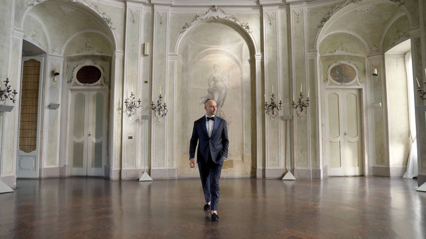 Jewish wedding ceremony at Villa Borromeo, captured in an emotional wedding video