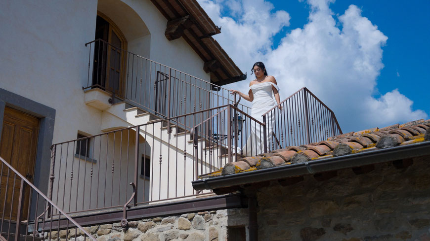 destination wedding in Umbria at Villa Baroncino a venue on Trasimeno lake. Bride getting ready
