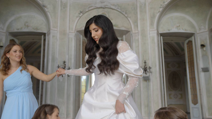 Jewish wedding ceremony at Villa Borromeo, captured in an emotional wedding video