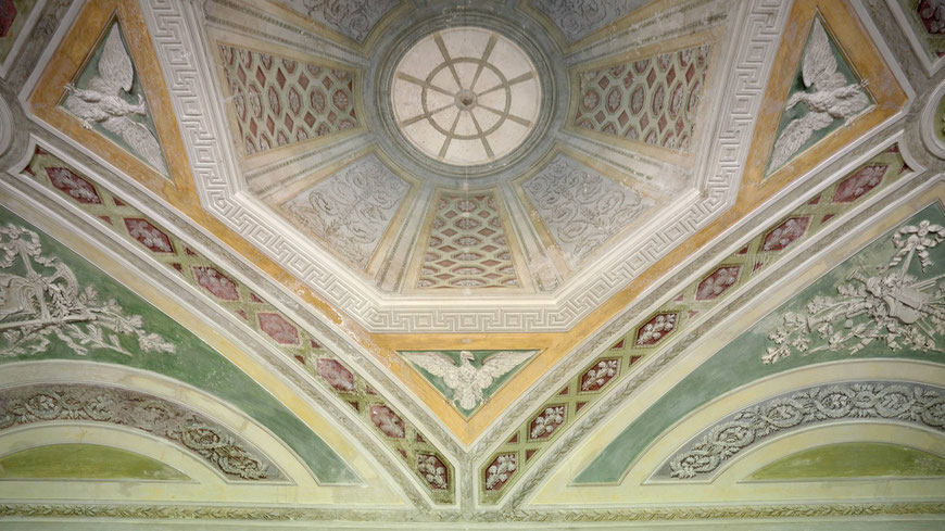 Jewish wedding ceremony at Villa Borromeo, captured in an emotional wedding video