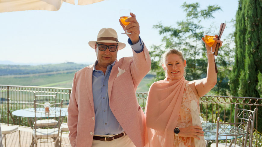 destination wedding in Tuscany at Borgo Tre Rose in Montepulciano. The aperitif