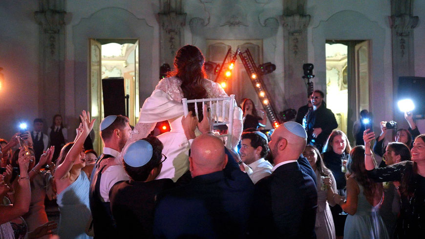 Jewish wedding ceremony at Villa Borromeo, captured in an emotional wedding video
