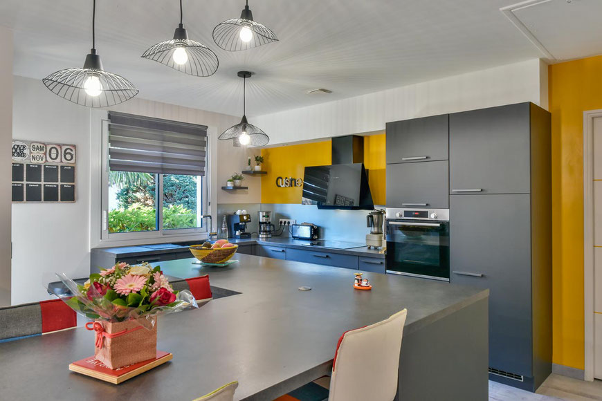 cuisine cuisinella store gris jaune nouvelle décoration architecte d'intérieur correze lot dordogne