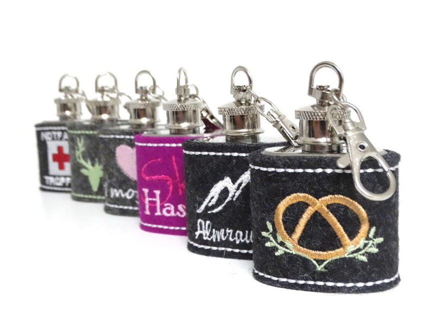 Flachmann Flachmänner Filz bestickt Geschenk personalisierbar Name Wichtelgeschenk Weihnachtsgeschenk Geburtstag