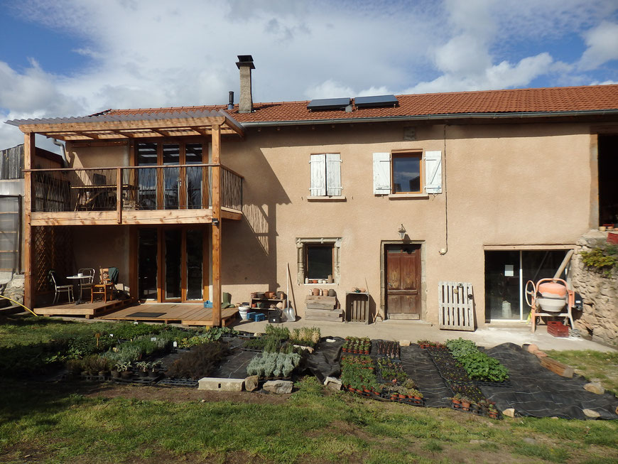 Aménagement d'une grange en habitation et création d'une terrasse en bois