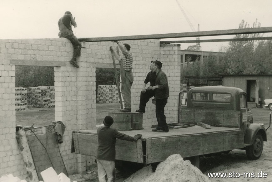 Maurer bei der Arbeit