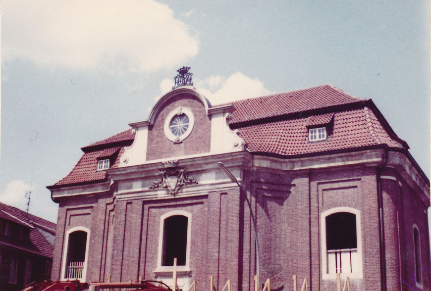 Das Lotharinger Kloster im Wiederaufbau in den 1970er Jahren - Nach 1811 verschiedene Verwendungen -  Kaserne, später Stadtarchiv und heute Standesamt