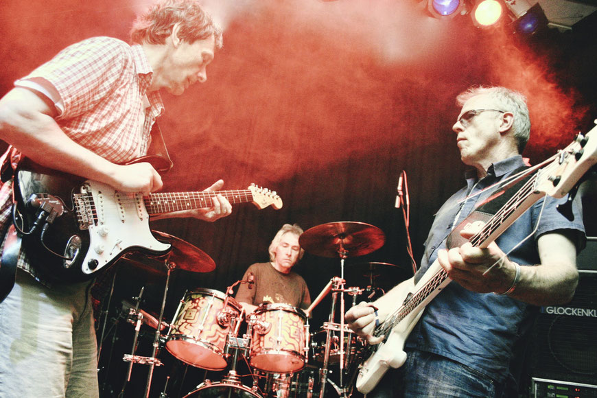 KRAAN (Peter Wolbrandt, Jan Fride, Hellmut Hattler - Foto: Steffen Meyer). 