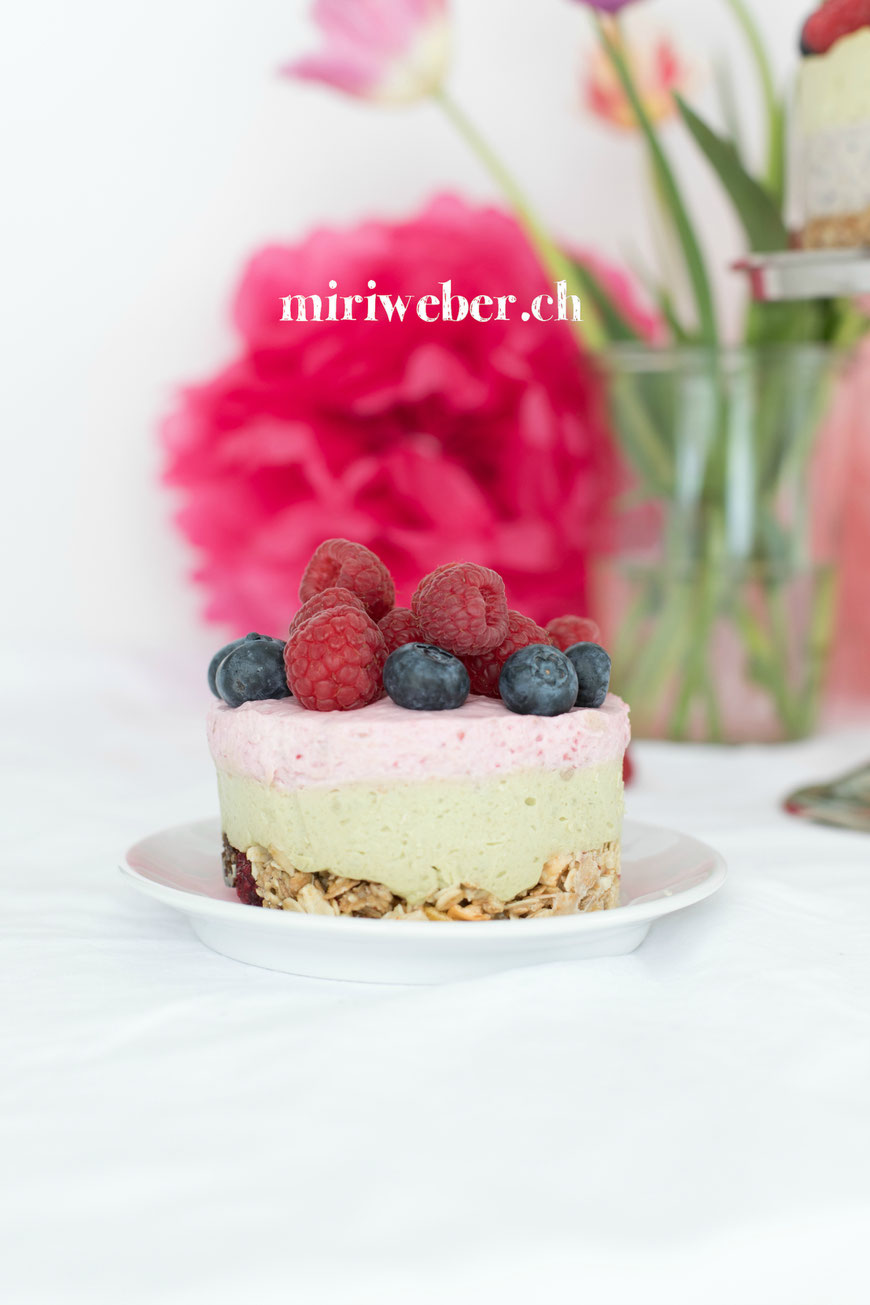 gesundes Rezept, Mini Torte, Mini Tortenform, einfaches Rezept, low carb, Dessert, gesundes Dessert, Quark Torte, Mini Quark Torte, Himbeer Quark Torte, Avocado Quark Torte, Food Blog