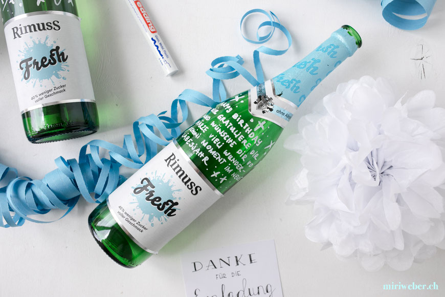 spezielle Geburtstags Botschaft, Karte, Lettering auf Flasche, Geschenk, Idee, Inspiration, Happy Birthday, selber machen, schreiben auf Flasche, message on a bottle, Glas Stift, Kreativ Blog Schweiz, DIY Blog Schweiz, Content Creator, Bastel Blog Schweiz