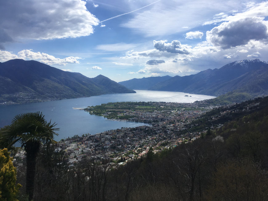 Sicht auf Maggia-Delta Locarno nach 2 einhalb Stunden Wanderung von Madonna del Sasso nach Contra