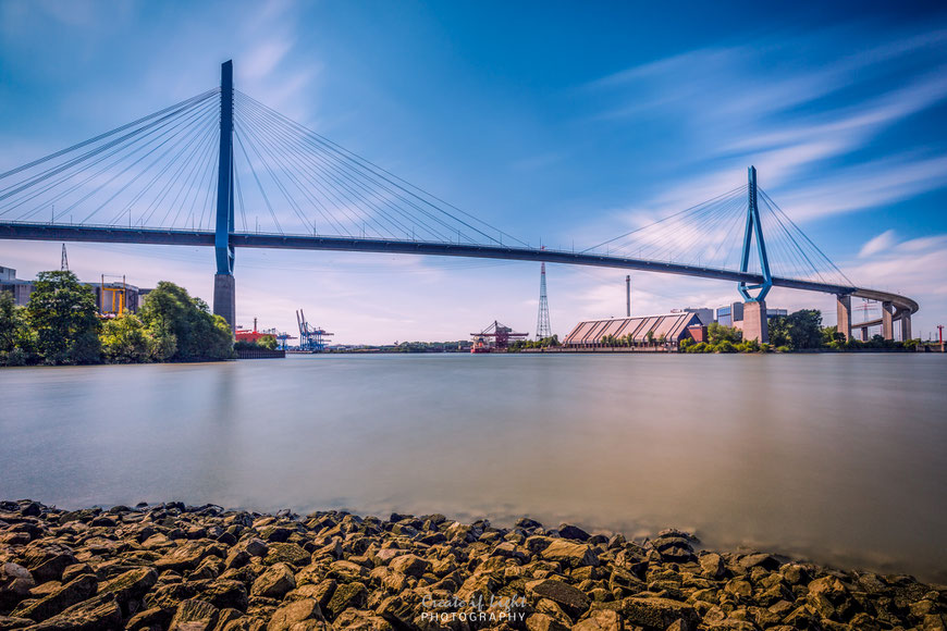Die Köhlbrandbrücke - eines der Wahrzeichen von Hamburg