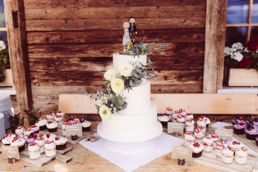 Hochzeitstorte auf der Alm