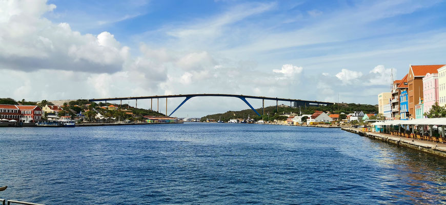„Königin-Juliana-Brücke“, Willemstad, Curacao, Backpacking, Karibik, Insel über den Winde