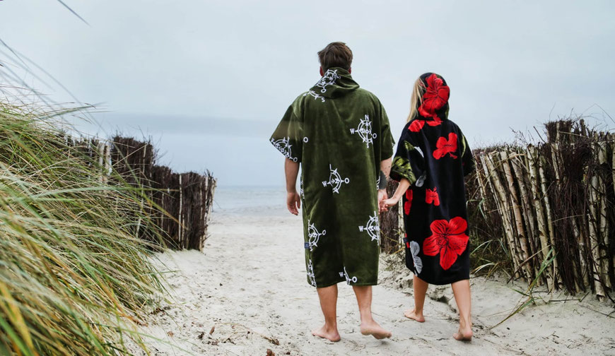 Atlantic Shore Surf Poncho Hibiscus Red Olive Black Edition bei WindSucht