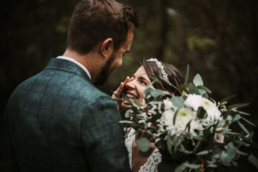 First Look Fotoshooting bei der Hochzeit